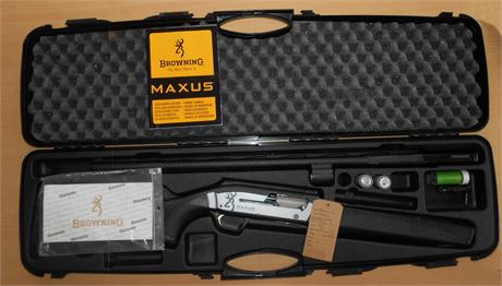BROWNING MAXUS SEMI AUTO 12 BORE IN ITS ORIGINAL CASE WITH ACCESSORIES